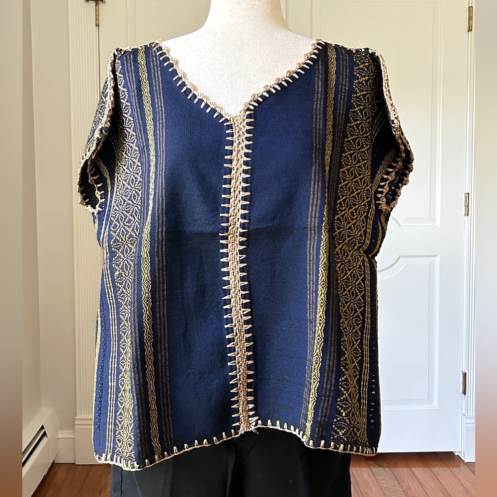 Treadle Loom blouse Made in Oaxaca Mexico.